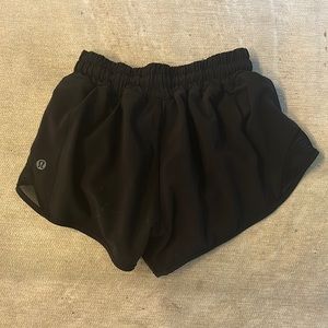 LULULEMON HOTTY HOT SHORTS 2.5"- black size 0